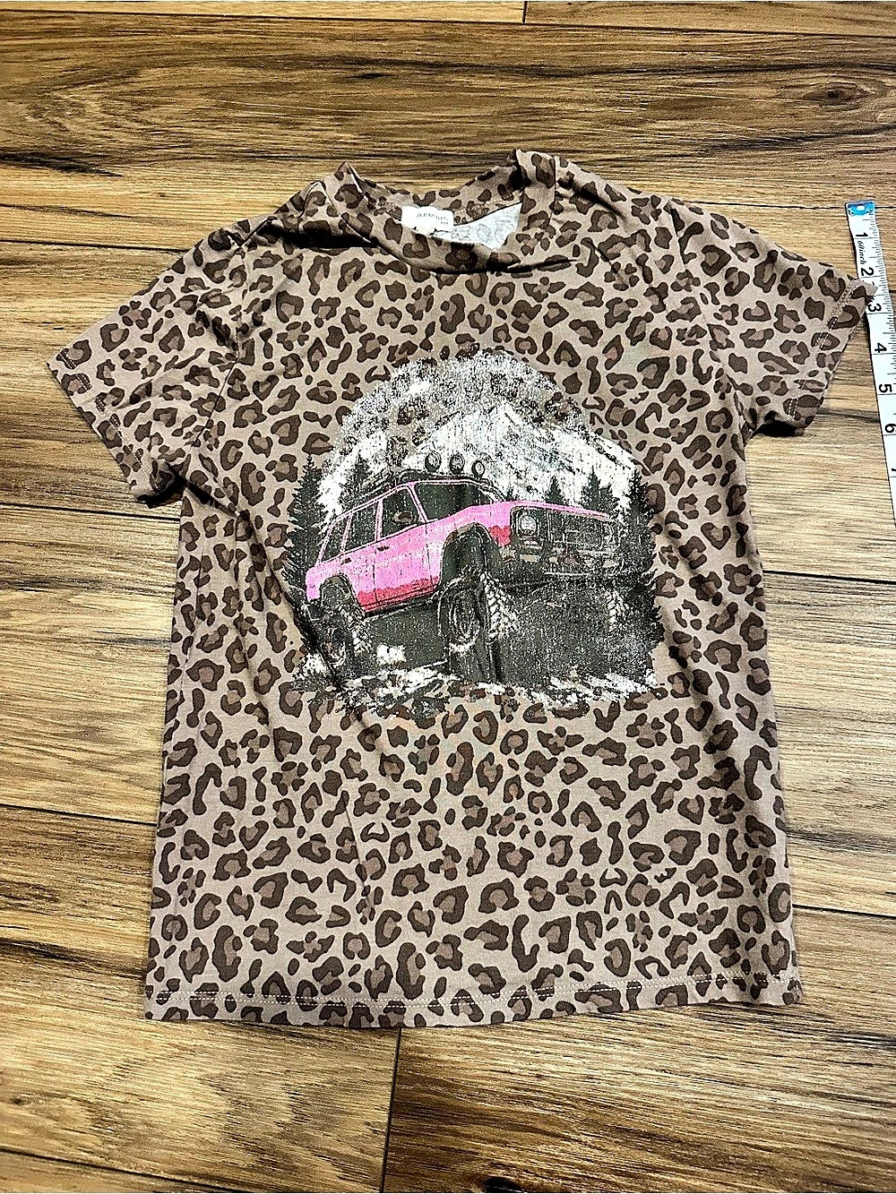 MODISH REBEL Leopard Graphic Tee Girls Medium